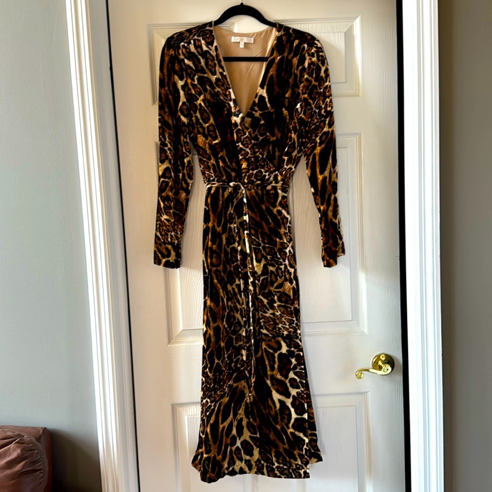 Velour feel leopard wrap dress size XL
